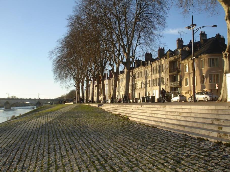 Appart Gite Les Oiseaux- Face Loire Quai Du Chatelet ออร์เลออง ภายนอก รูปภาพ
